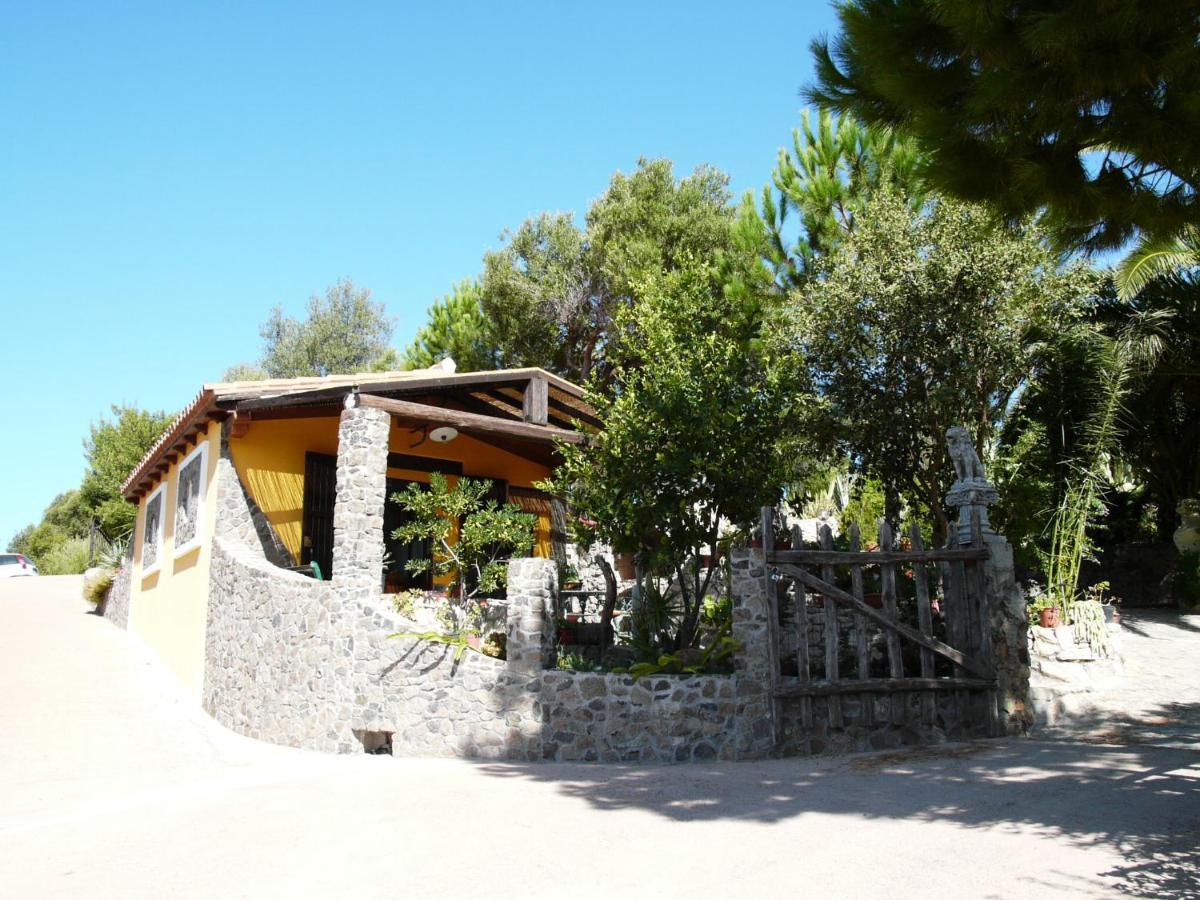 B&B Il Giardino Arbus Exterior photo